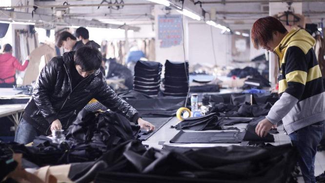 從10萬(wàn)元起家,她開(kāi)服裝廠18年成女富豪